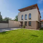Cozy Brand New Boutique Aparthotel Brasov