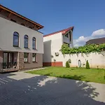 Cozy Brand New Boutique Aparthotel Brasov