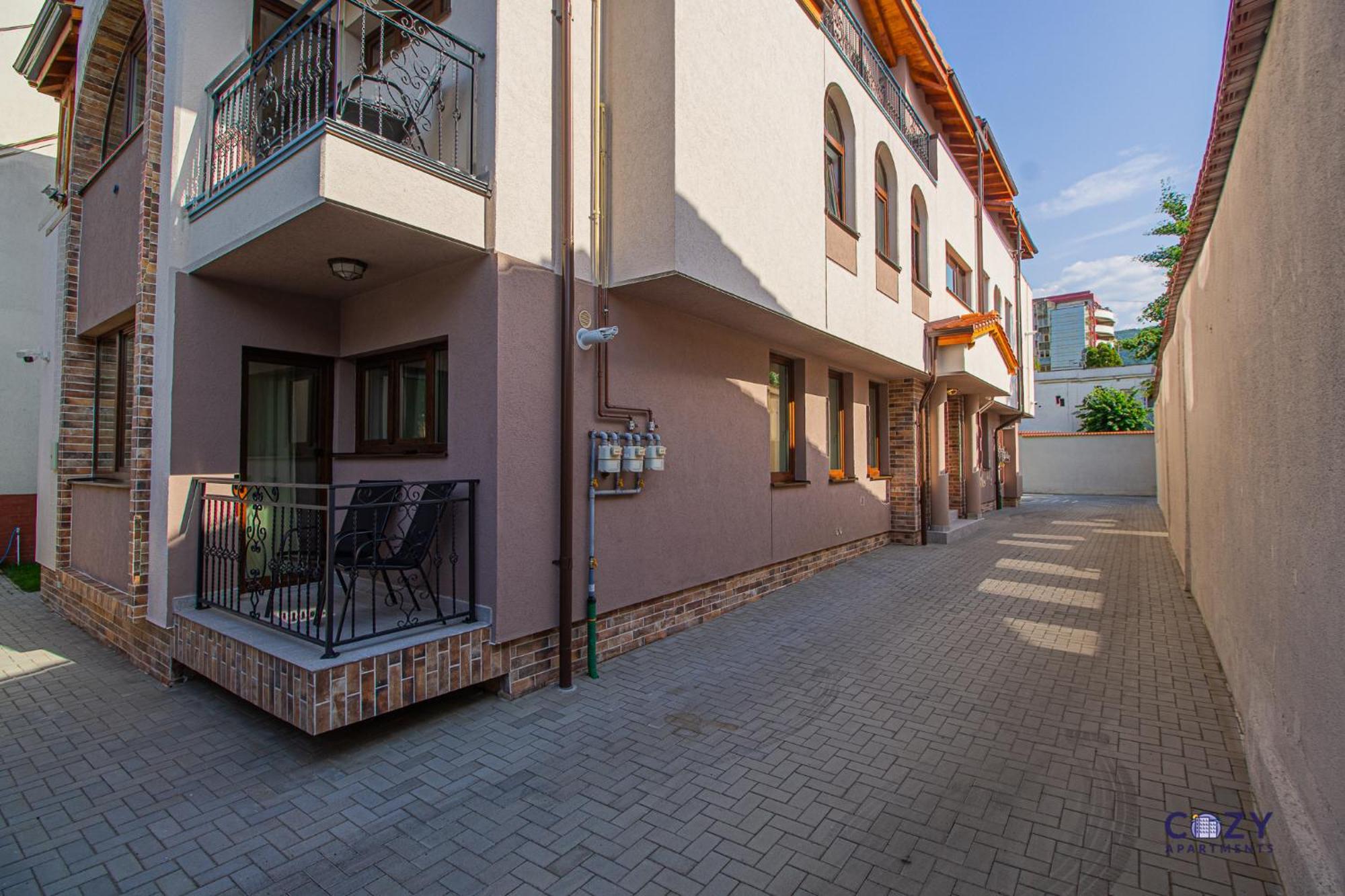 Cozy Brand New Boutique Hotel de apartamente