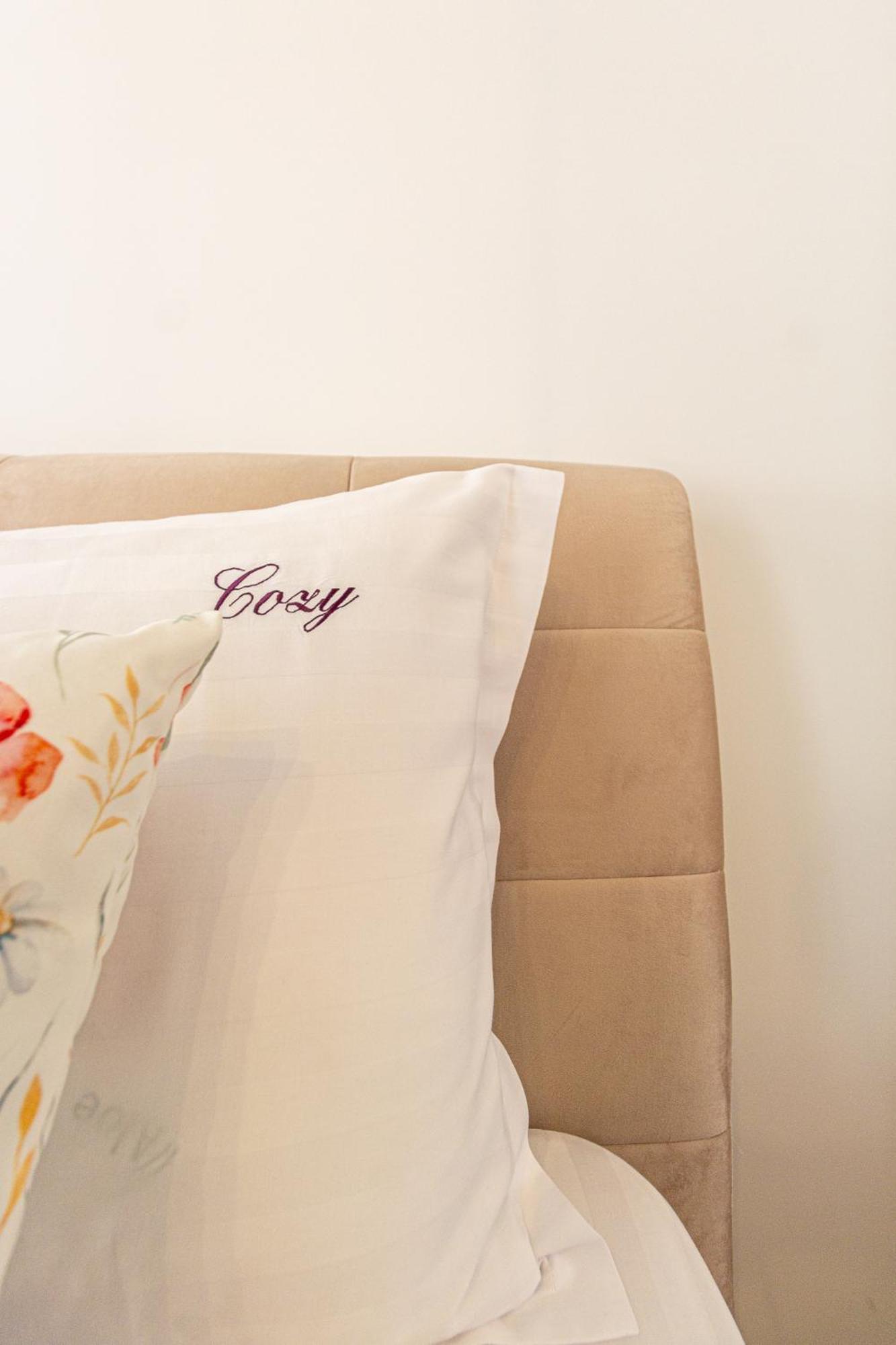 Cozy Brand New Boutique *